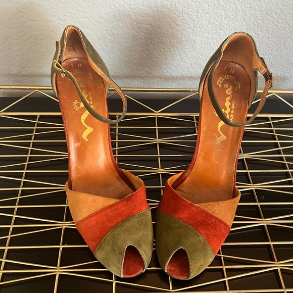 VTG Patchwork Suede Peep Toe Heel Sandals Spain 70s Vibes Green Orange Nina 9N - Picture 1 of 10